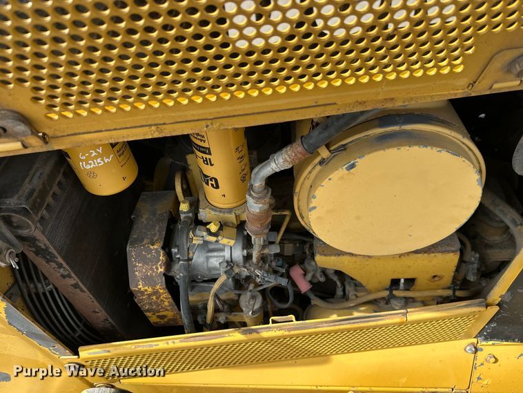 image for item FK1861 2004 Caterpillar D6N LGP dozer