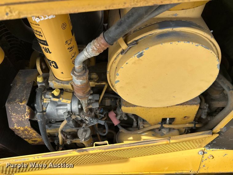 image for item FK1861 2004 Caterpillar D6N LGP dozer