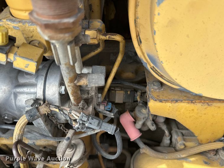 image for item FK1861 2004 Caterpillar D6N LGP dozer
