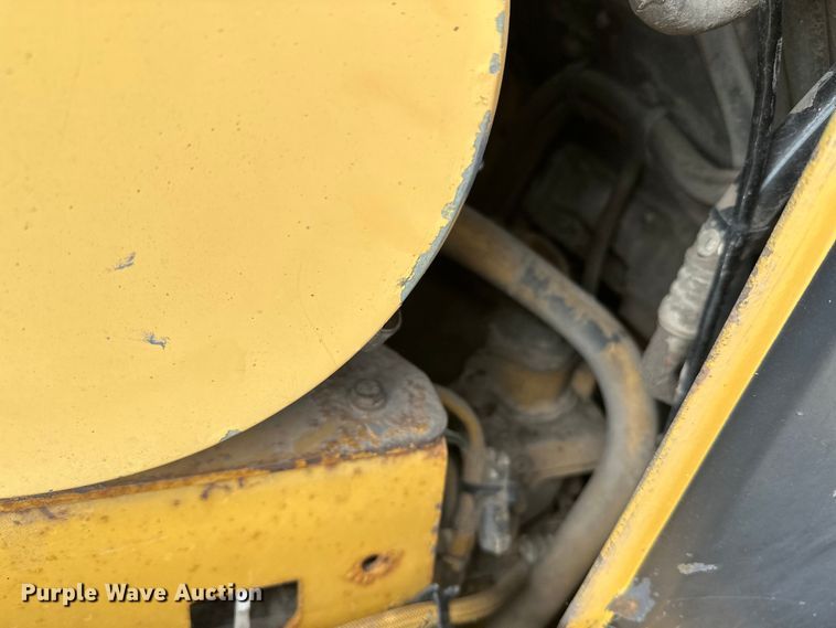 image for item FK1861 2004 Caterpillar D6N LGP dozer