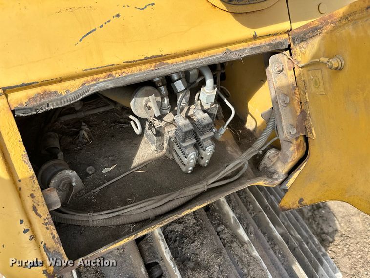 image for item FK1861 2004 Caterpillar D6N LGP dozer