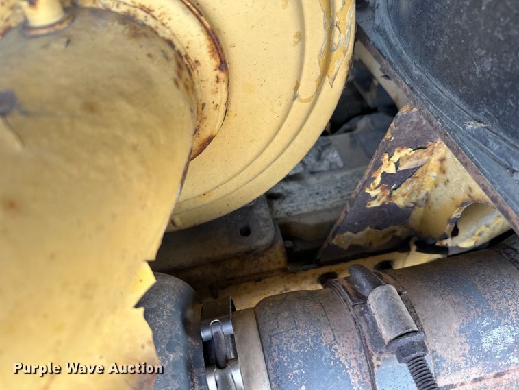 image for item FK1861 2004 Caterpillar D6N LGP dozer