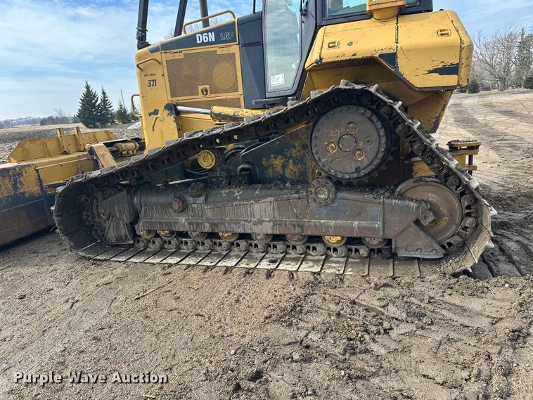 image for item FK1861 2004 Caterpillar D6N LGP dozer