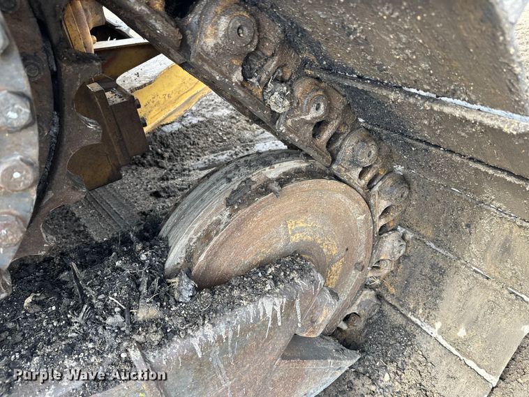 image for item FK1861 2004 Caterpillar D6N LGP dozer