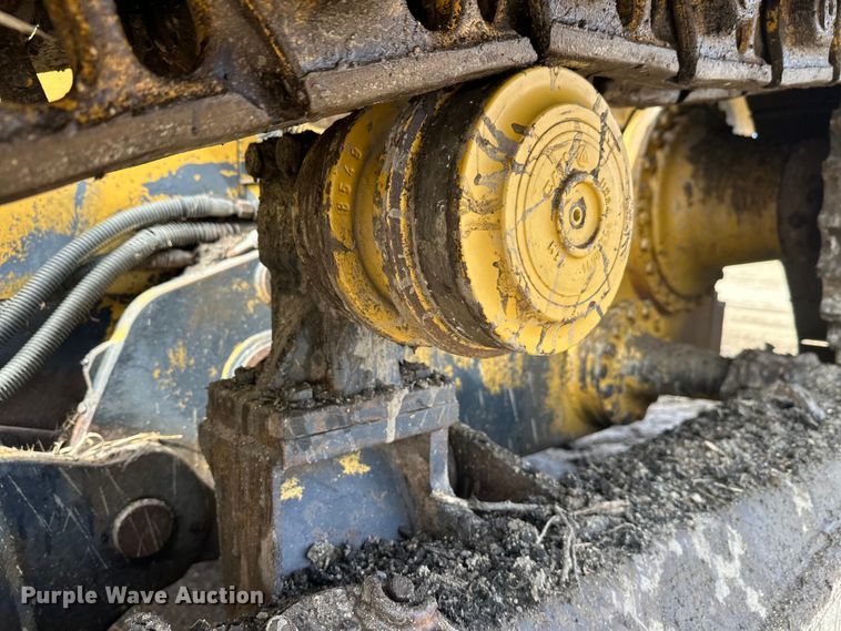 image for item FK1861 2004 Caterpillar D6N LGP dozer