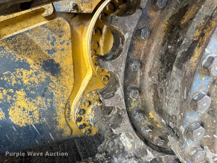 image for item FK1861 2004 Caterpillar D6N LGP dozer