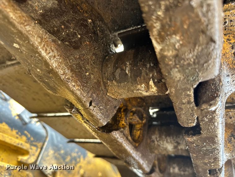 image for item FK1861 2004 Caterpillar D6N LGP dozer