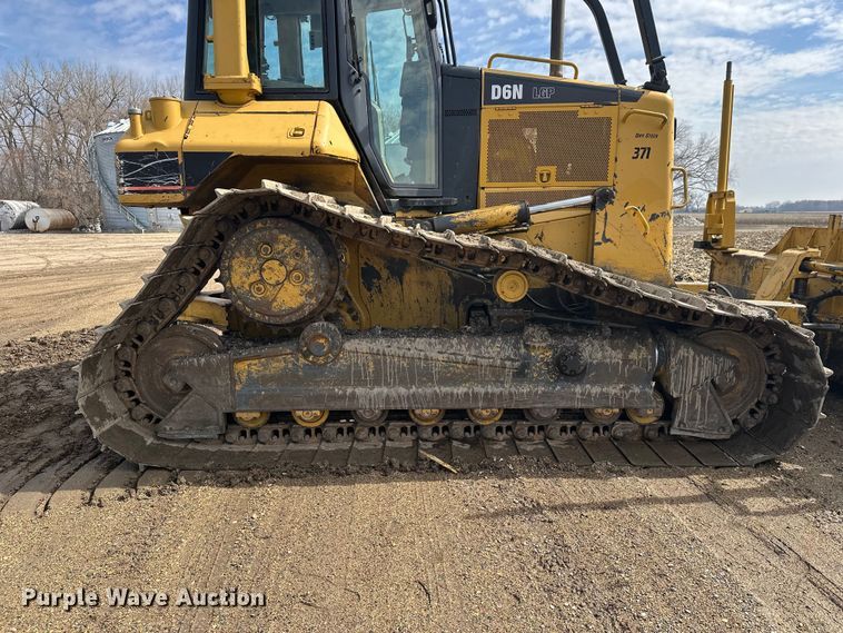 image for item FK1861 2004 Caterpillar D6N LGP dozer