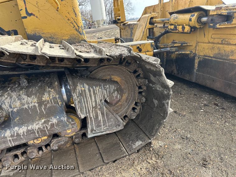 image for item FK1861 2004 Caterpillar D6N LGP dozer