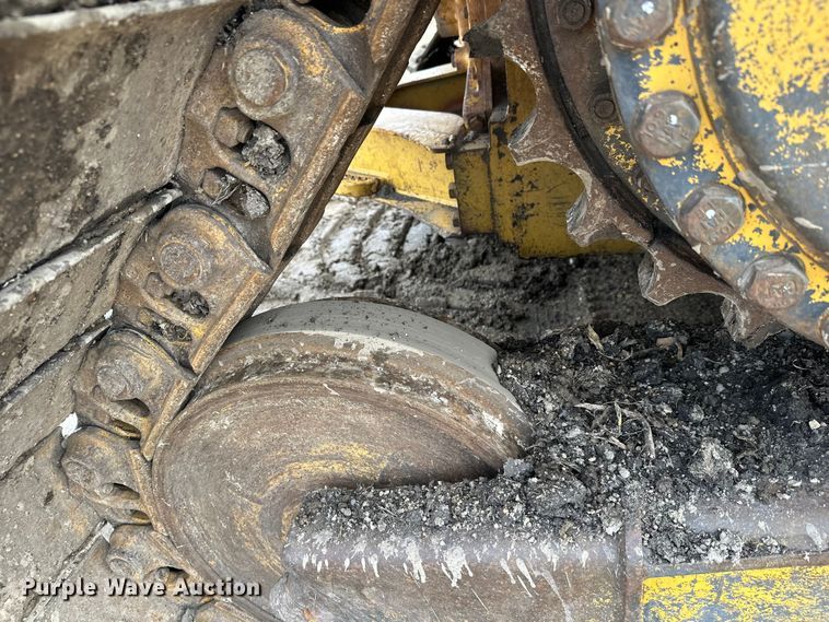 image for item FK1861 2004 Caterpillar D6N LGP dozer