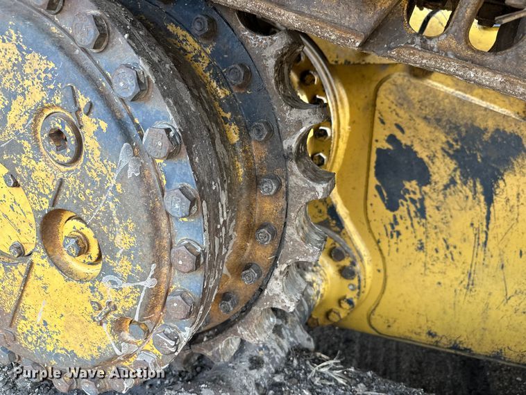 image for item FK1861 2004 Caterpillar D6N LGP dozer