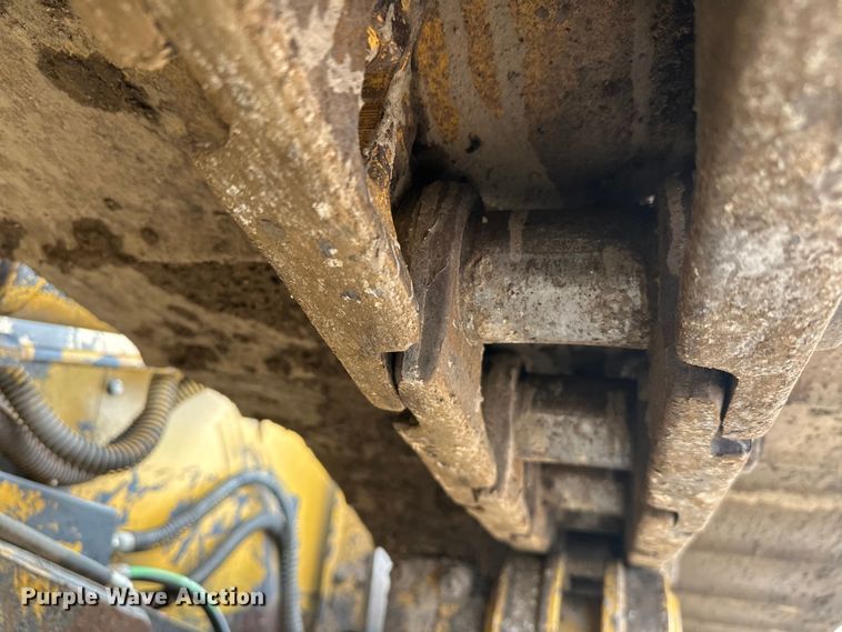 image for item FK1861 2004 Caterpillar D6N LGP dozer