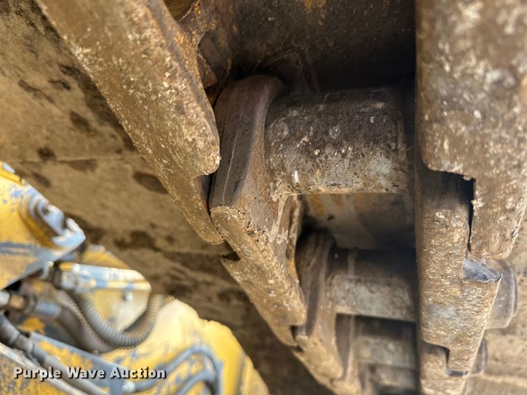 image for item FK1861 2004 Caterpillar D6N LGP dozer