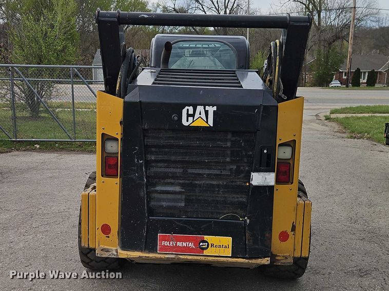 image for item FN5593 2017 Caterpillar 272D2 skid steer loader
