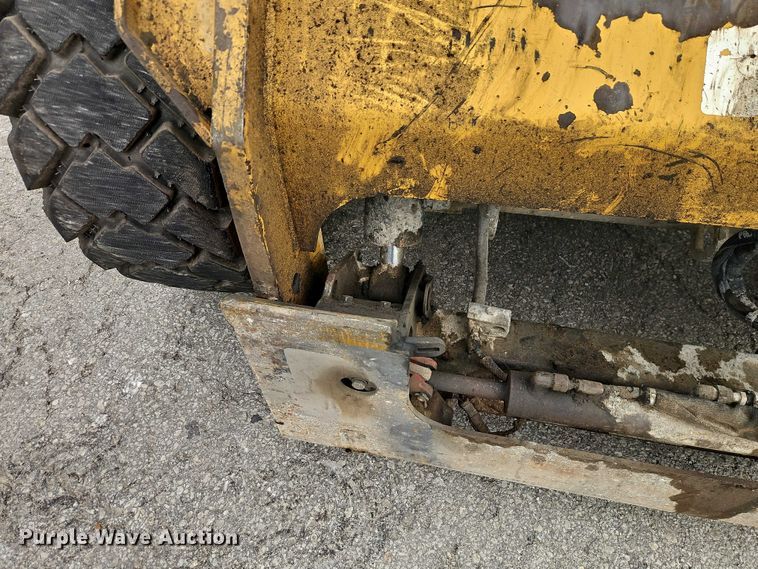 image for item FN5593 2017 Caterpillar 272D2 skid steer loader