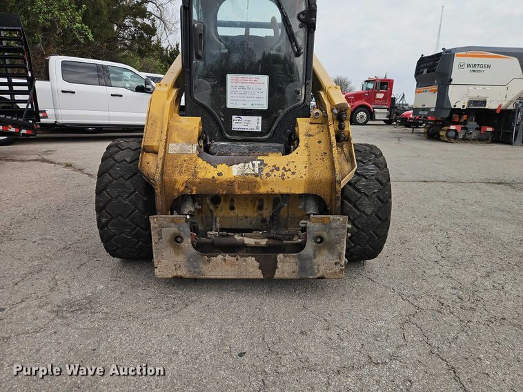 image for item FN5593 2017 Caterpillar 272D2 skid steer loader