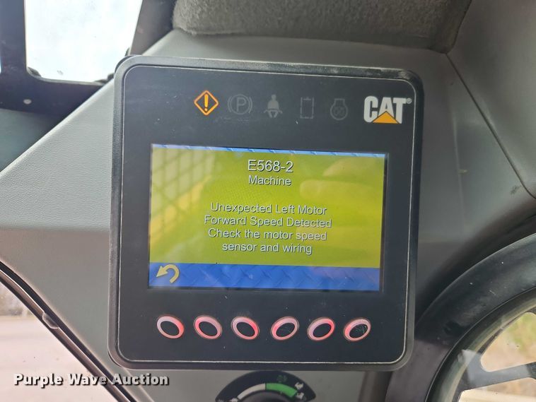 image for item FN5593 2017 Caterpillar 272D2 skid steer loader