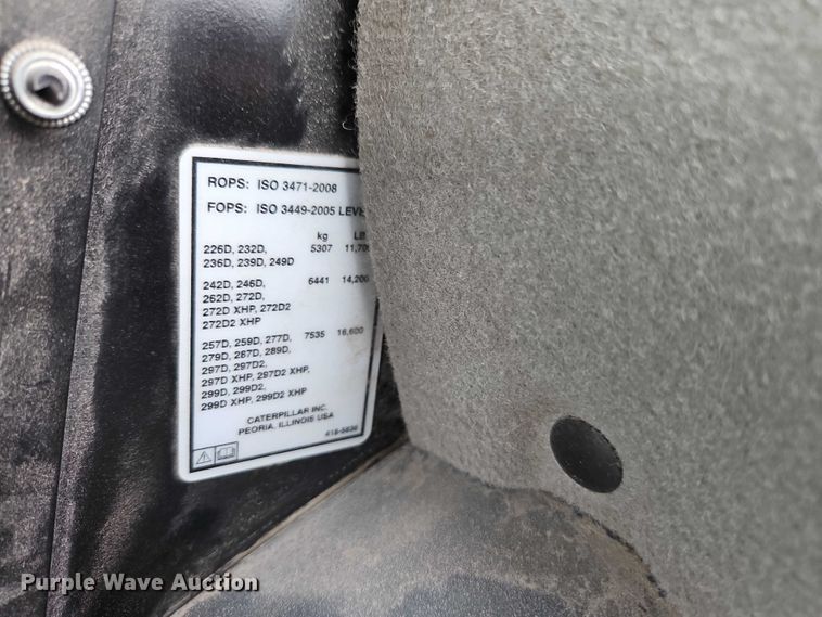 image for item FN5593 2017 Caterpillar 272D2 skid steer loader