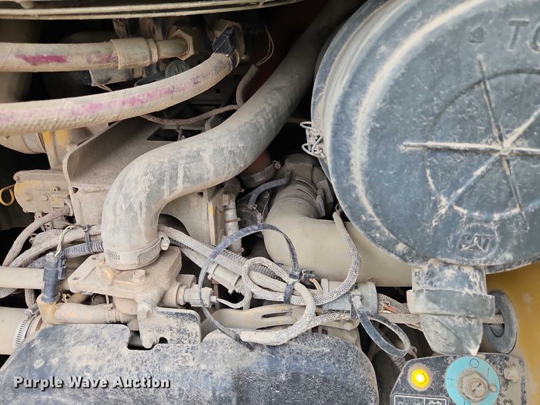 image for item FN5593 2017 Caterpillar 272D2 skid steer loader