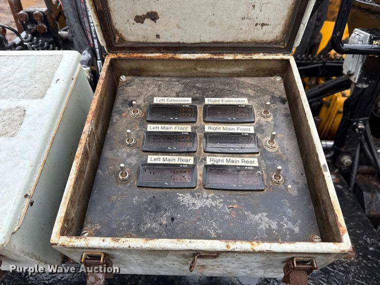 image for item ND9469 Volvo P7170B paver