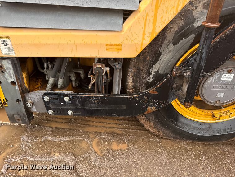 image for item ND9469 Volvo P7170B paver