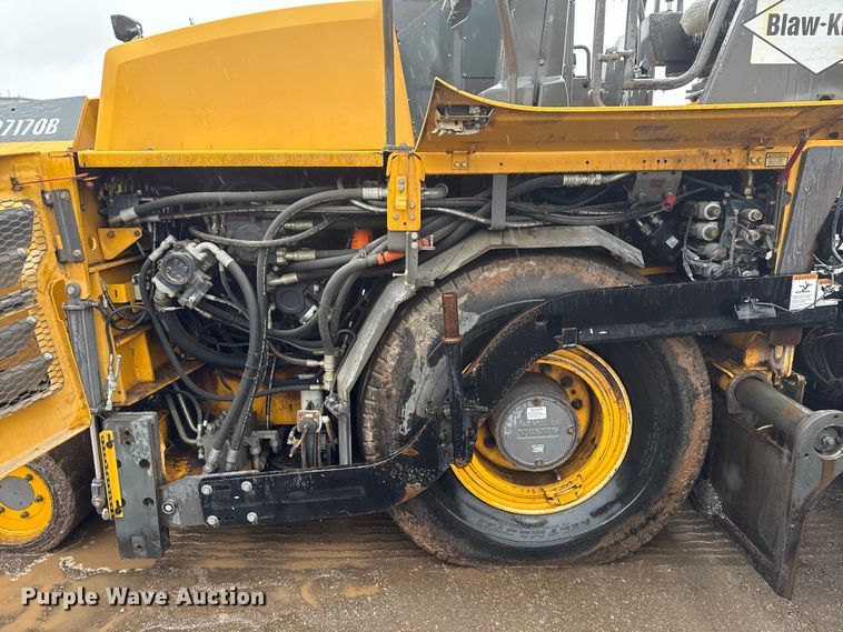 image for item ND9469 Volvo P7170B paver