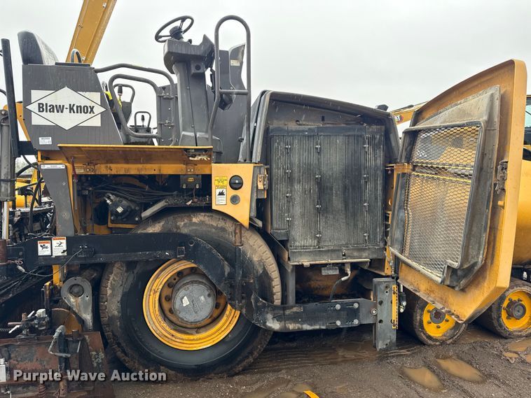 image for item ND9469 Volvo P7170B paver