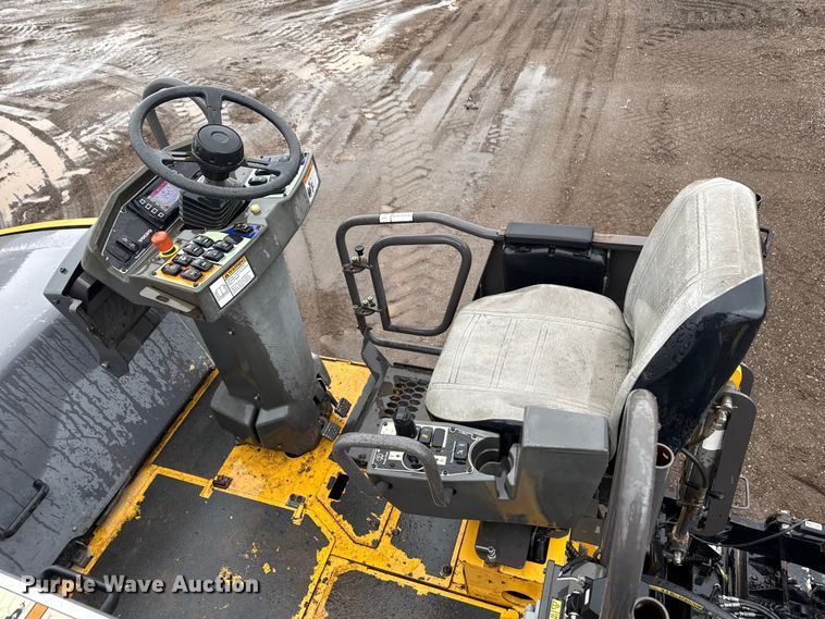 image for item ND9469 Volvo P7170B paver