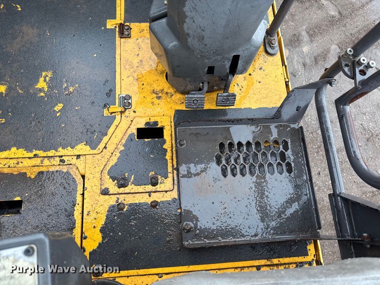 image for item ND9469 Volvo P7170B paver