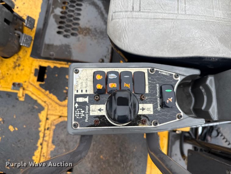 image for item ND9469 Volvo P7170B paver