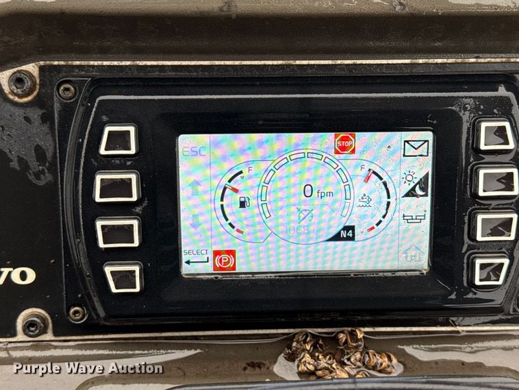 image for item ND9469 Volvo P7170B paver