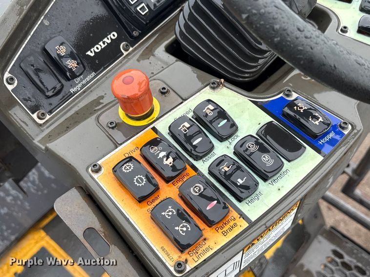 image for item ND9469 Volvo P7170B paver