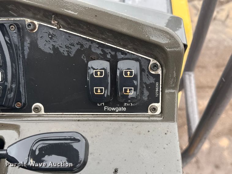 image for item ND9469 Volvo P7170B paver