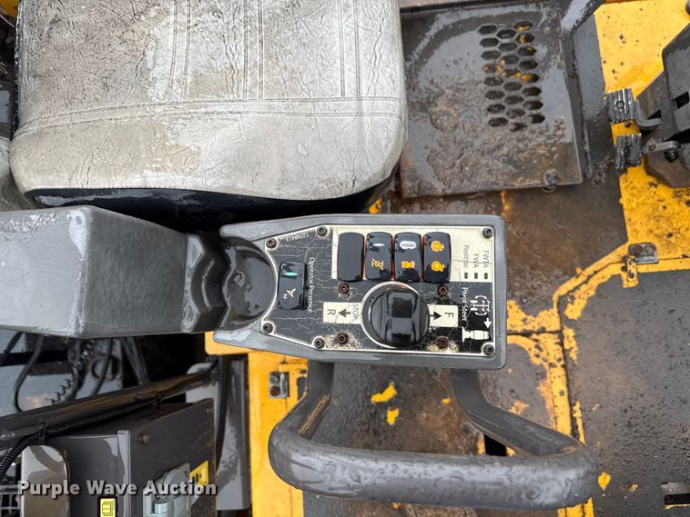 image for item ND9469 Volvo P7170B paver