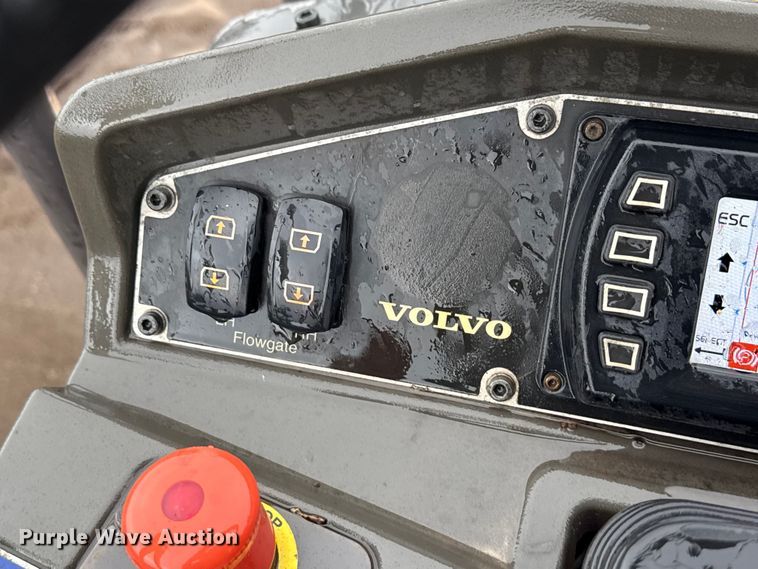 image for item ND9469 Volvo P7170B paver