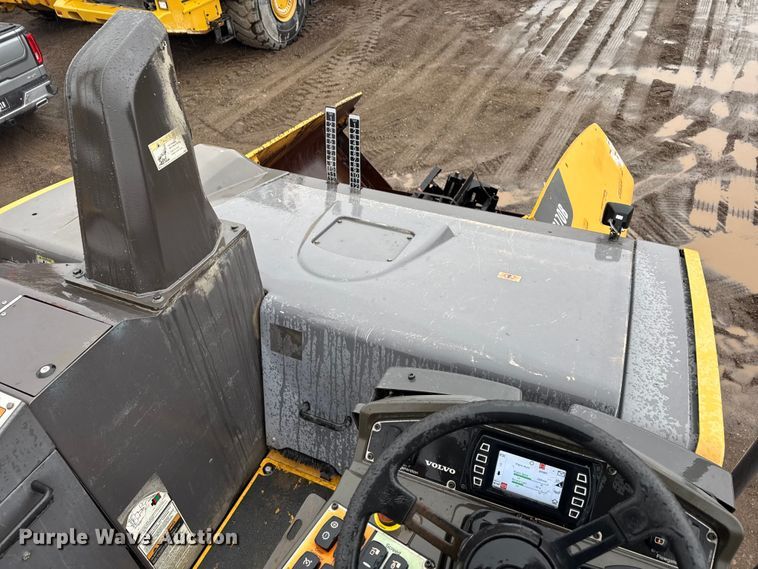 image for item ND9469 Volvo P7170B paver