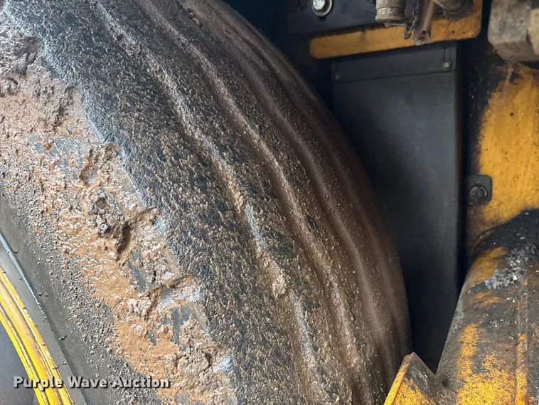 image for item ND9469 Volvo P7170B paver