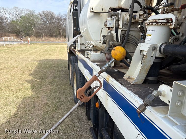 image for item NK9052 2008 Sterling L8500 sewer jetter truck