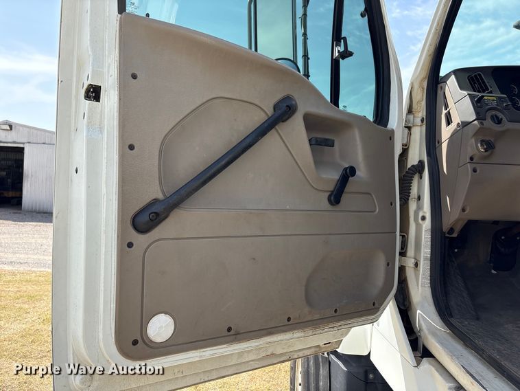 image for item NK9052 2008 Sterling L8500 sewer jetter truck