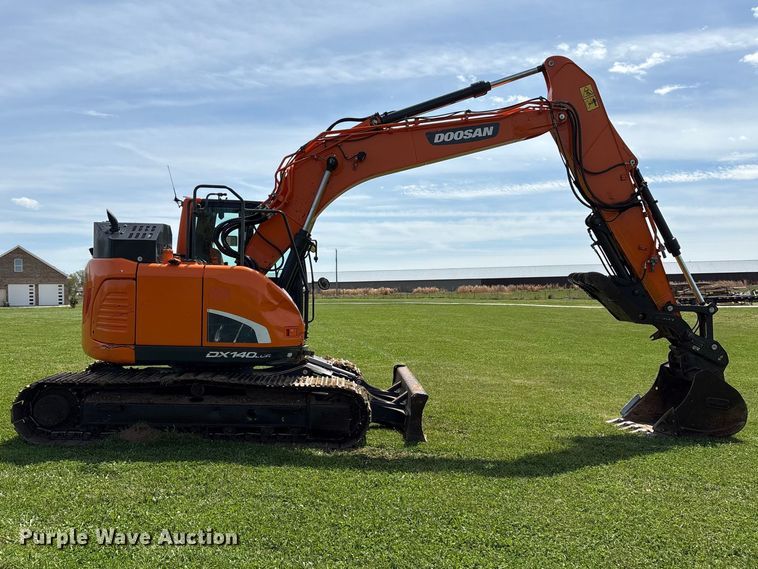 image for item NK9072 2018 Doosan DX140LCR-5 excavator