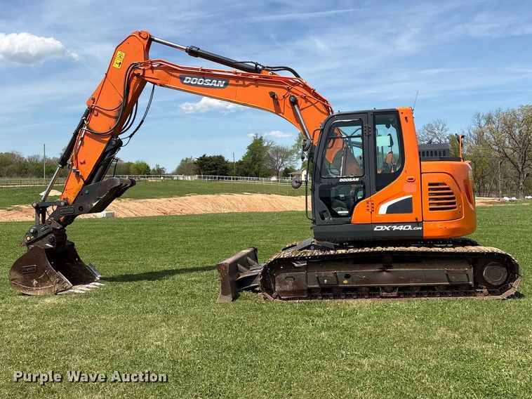image for item NK9072 2018 Doosan DX140LCR-5 excavator