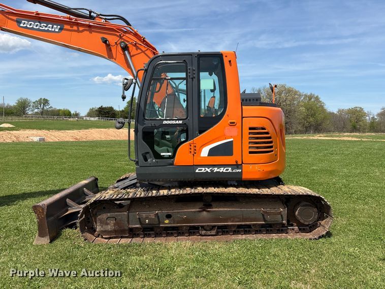 image for item NK9072 2018 Doosan DX140LCR-5 excavator