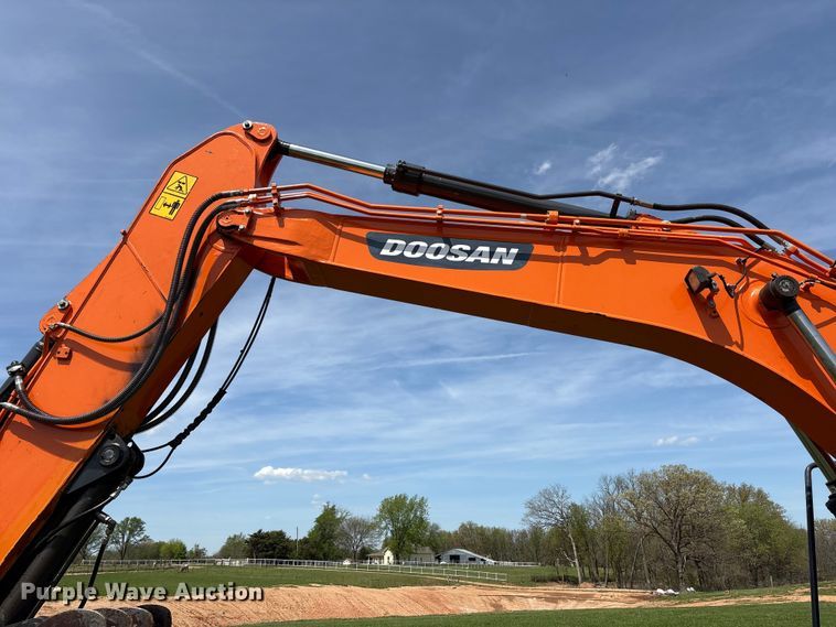 image for item NK9072 2018 Doosan DX140LCR-5 excavator