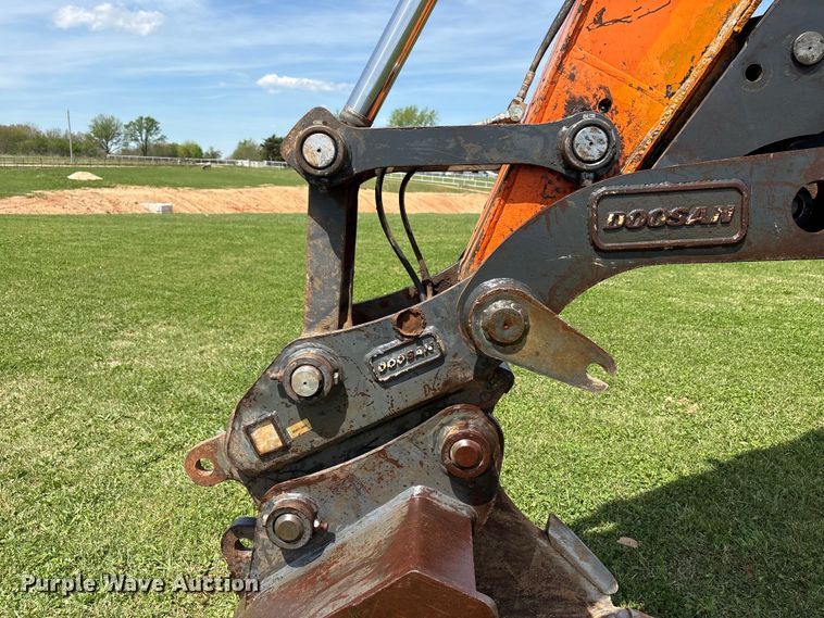 image for item NK9072 2018 Doosan DX140LCR-5 excavator