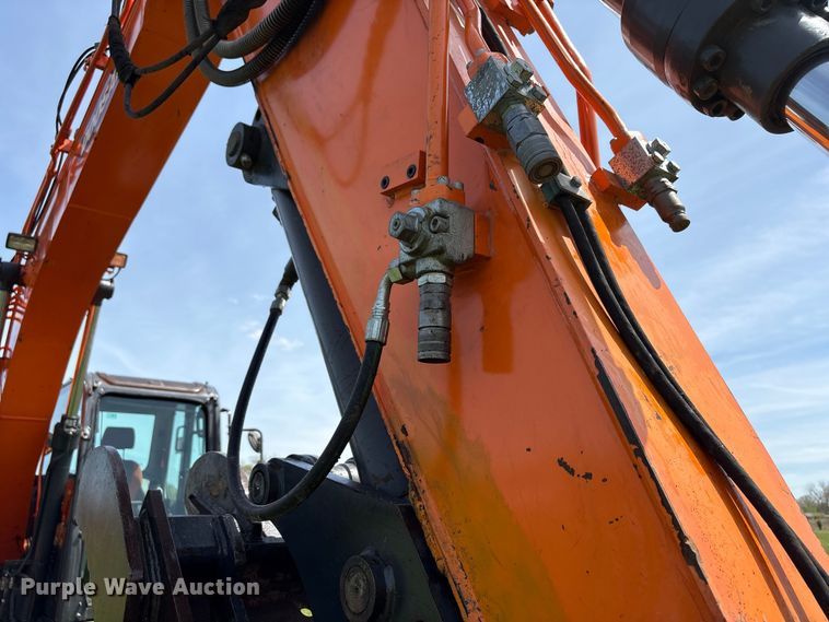 image for item NK9072 2018 Doosan DX140LCR-5 excavator