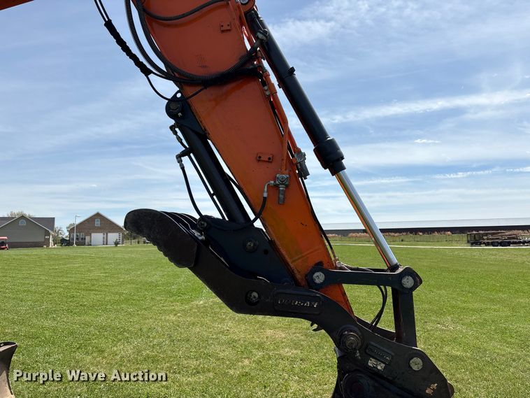 image for item NK9072 2018 Doosan DX140LCR-5 excavator