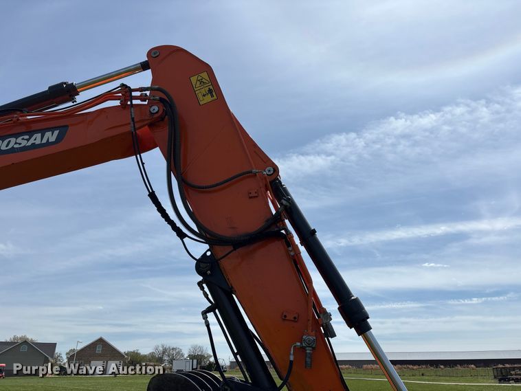 image for item NK9072 2018 Doosan DX140LCR-5 excavator