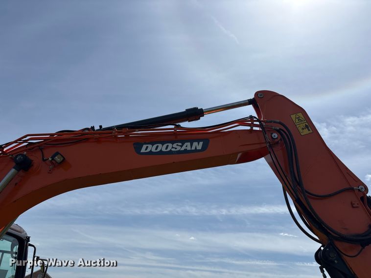 image for item NK9072 2018 Doosan DX140LCR-5 excavator