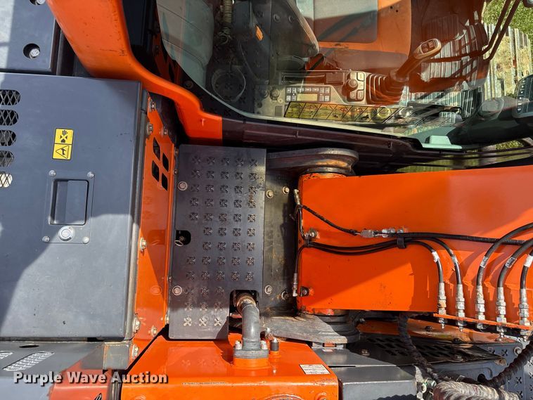 image for item NK9072 2018 Doosan DX140LCR-5 excavator