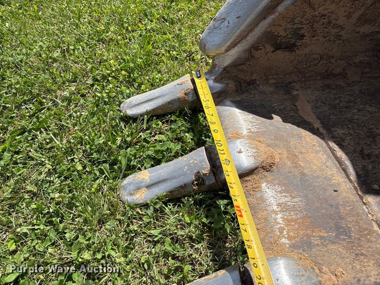 image for item NK9072 2018 Doosan DX140LCR-5 excavator